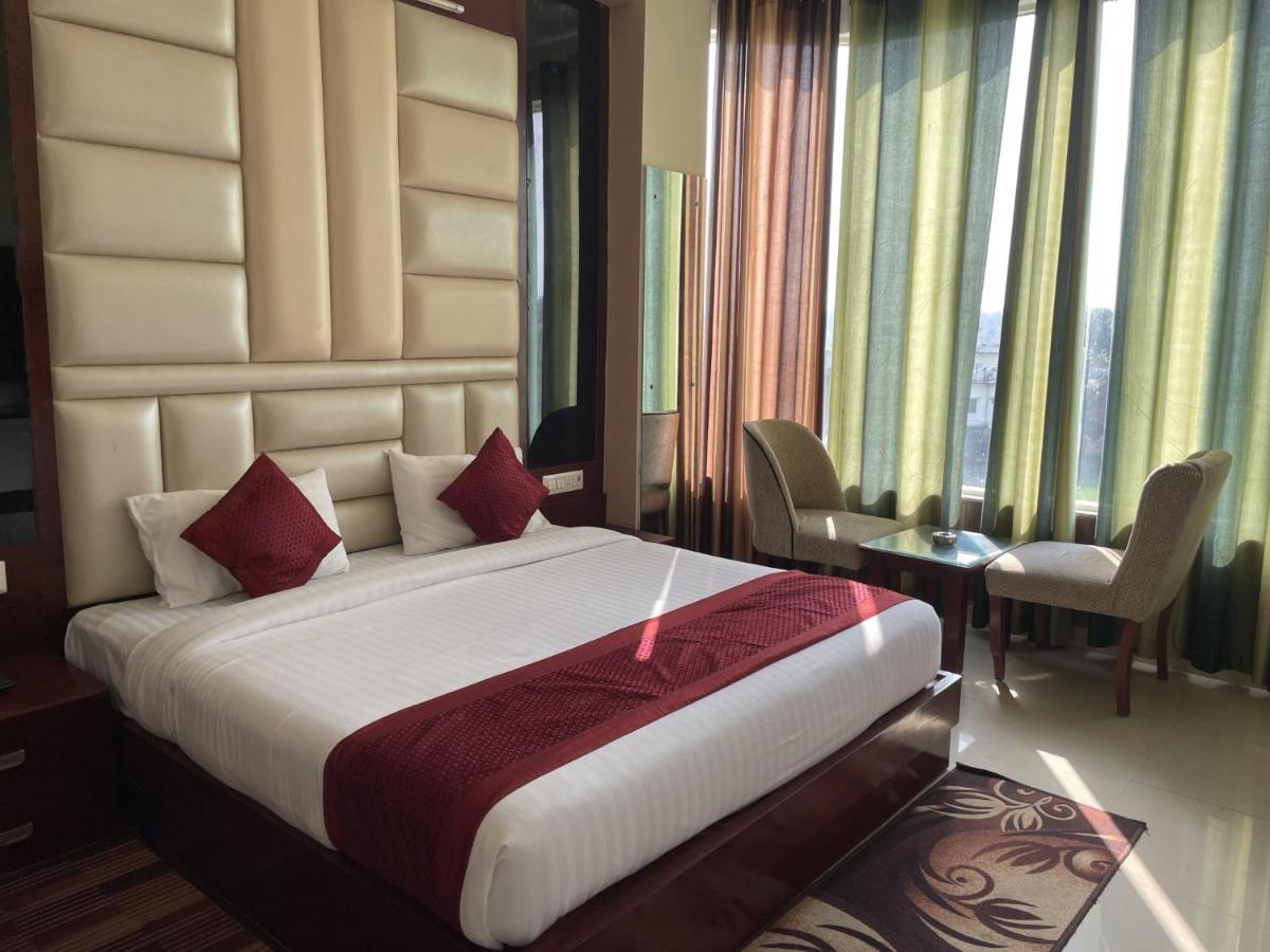 Sumedha G Village Resort And Spa Raiwala Екстериор снимка